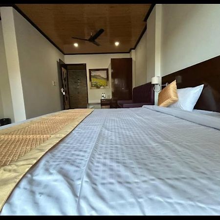 Hotel 7 Heavens Мусори Екстериор снимка