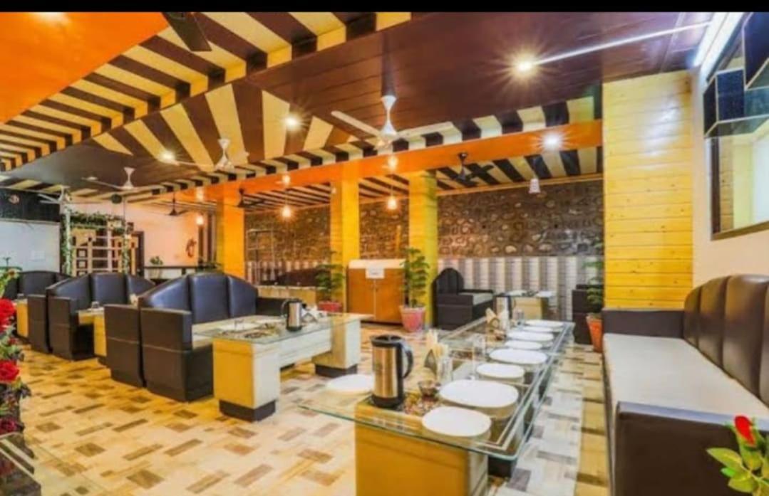 Hotel 7 Heavens Мусори Екстериор снимка